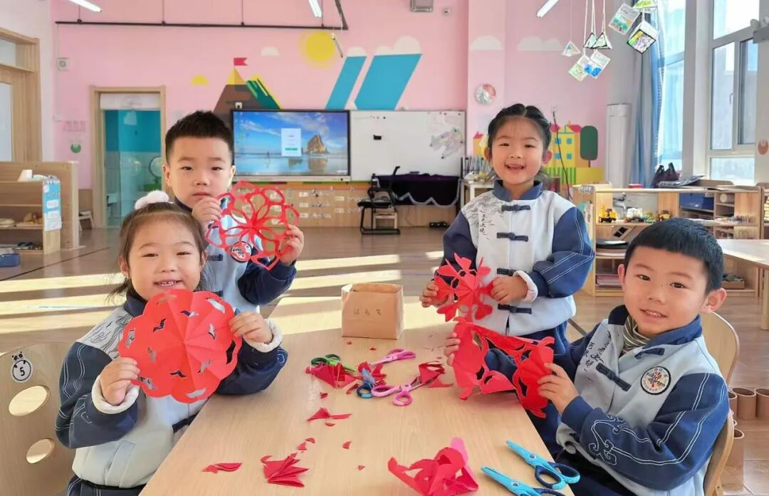 【精灵●节日】“金蛇纳瑞，喜迎新年”——南京一校幼儿园元旦系列活动及放假通知