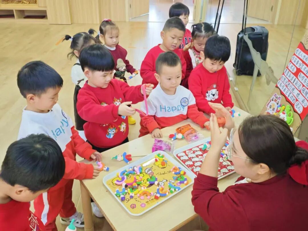 【精灵●节日】“金蛇纳瑞，喜迎新年”——南京一校幼儿园元旦系列活动及放假通知