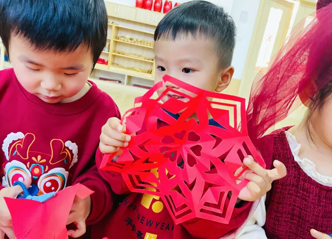 【精灵●节日】“金蛇纳瑞，喜迎新年”——南京一校幼儿园元旦系列活动及放假通知