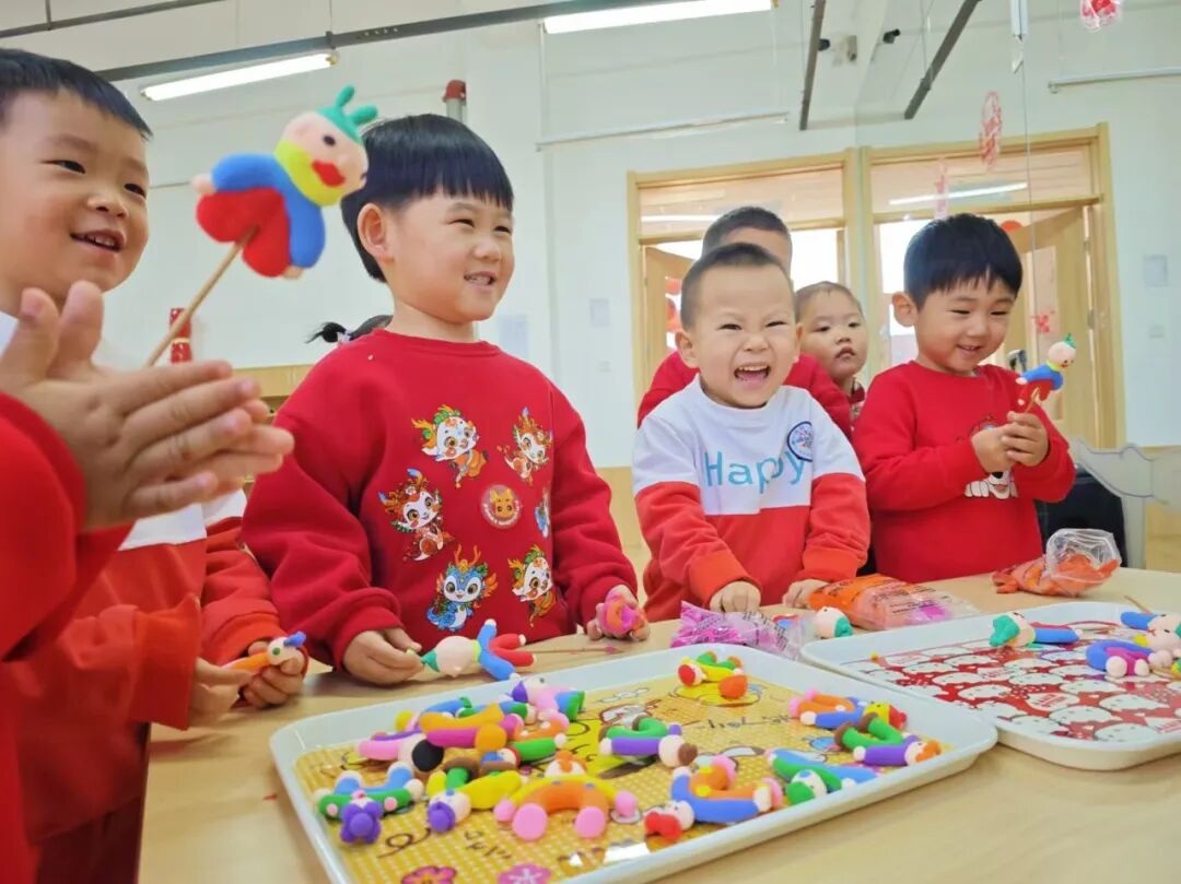 【精灵●节日】“金蛇纳瑞，喜迎新年”——南京一校幼儿园元旦系列活动及放假通知