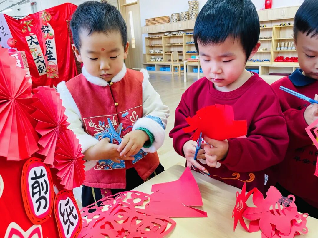 【精灵●节日】“金蛇纳瑞，喜迎新年”——南京一校幼儿园元旦系列活动及放假通知
