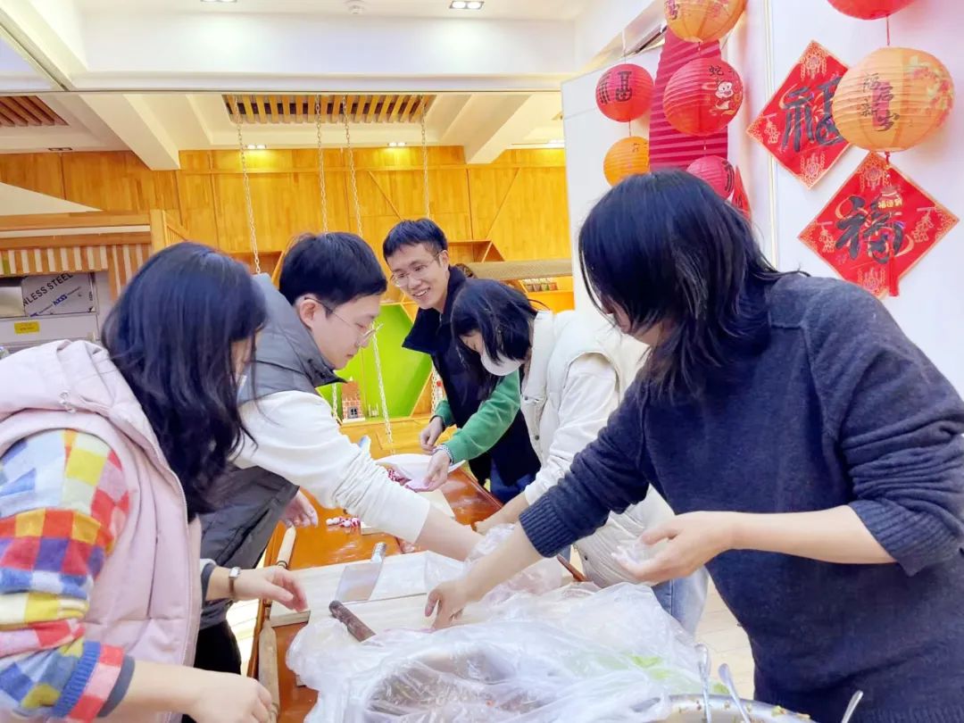 喜乐有分享 共度岁月长——西辛小学教育集团教职员工“庆元旦 迎新年”主题庆祝活动