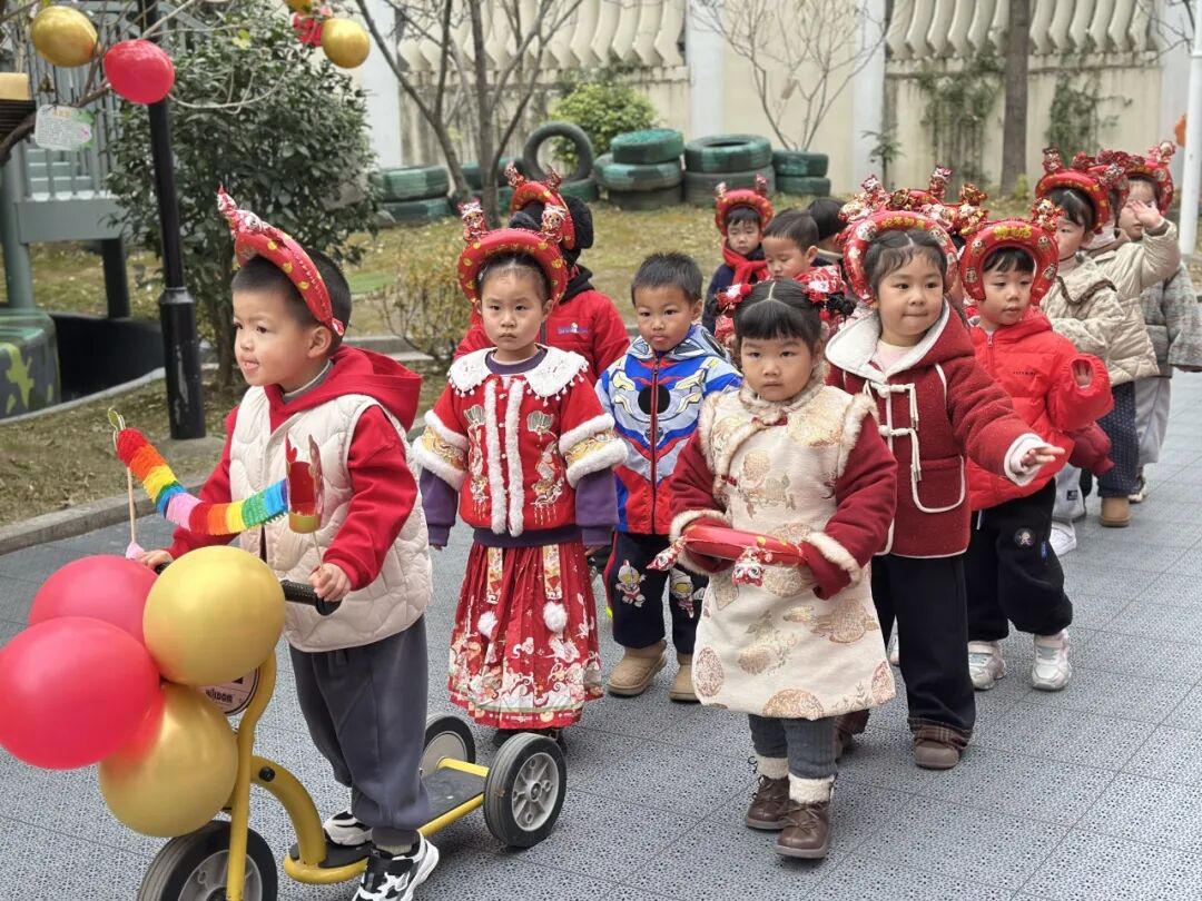 溪居路园区｜金蛇贺岁，“幼”遇福年——杭州市康桥幼儿园2025庆元旦主题活动