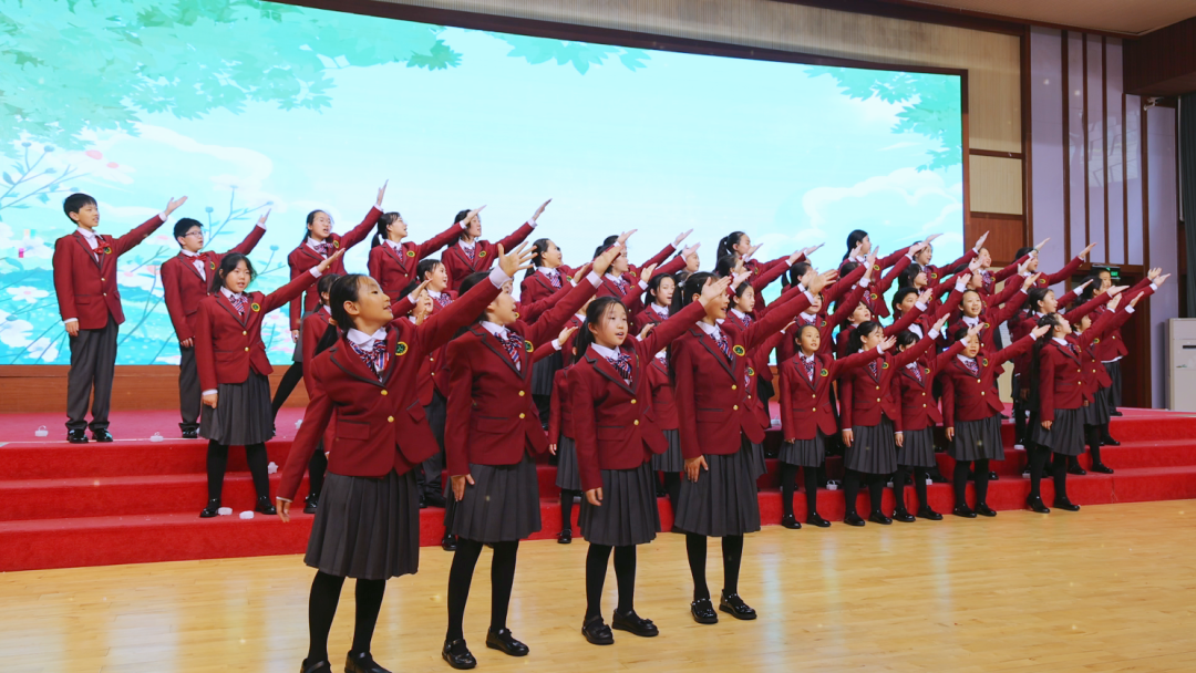 “祥蛇纳福迎新年 童趣盎然启华篇”  崇文小学2025元旦联欢活动