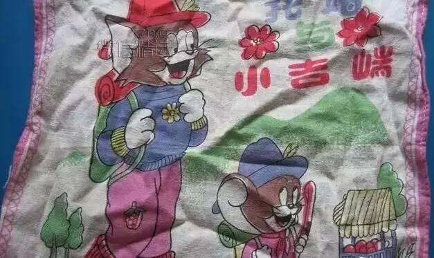 小时候的爆款衣服，你穿过几件？看完泪奔……