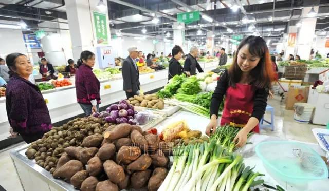 肉菜价格齐飞，以后下馆子点“白菜炒肉”就是豪华顶配了…